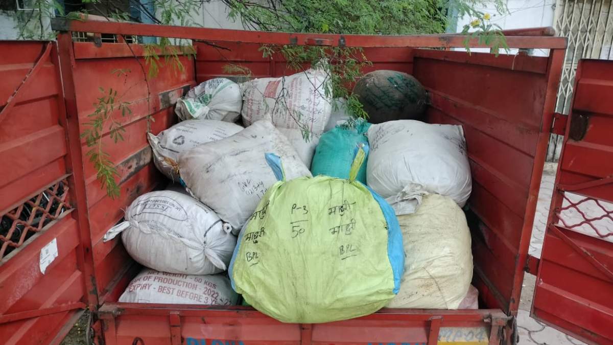 राजधानी में बड़ी की कार्रवाई: 30 डलिया मावा जब्त, जांच के लिए भेजा सैंपल