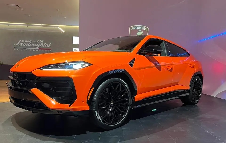 Lamborghini Urus Hybrid: भारत में आ रही है लेम्बोर्गिनी की ये शानदार कार, जानिए कीमत और फीचर्स