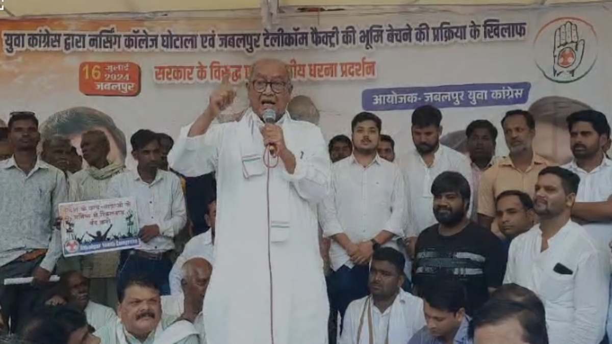 ‘सरस्वती शिशु मंदिर से ही शुरू हो जाता है जहर घोलने का काम,’ दिग्विजय का RSS पर निशाना, बोले- संघ और संगठन खेलते हैं माइंड गेम