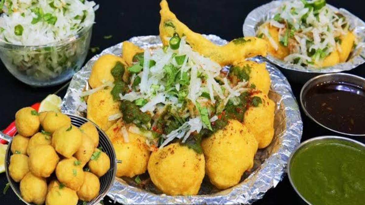 क्या आपने चखे हैं दिल्ली के फेमस राम लड्डू? यदि नहीं तो आज ही घर पर Try करें ये रेसिपी, मानसून का मजा हो जाएगा दुगुना…