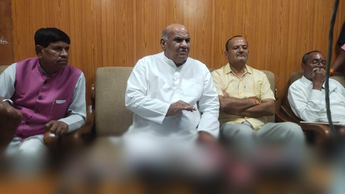 राजस्व मंत्री ने किया राजस्व महा अभियान 2.0 का शुभारंभ, ईमानदारी से काम करने की दी हिदायत