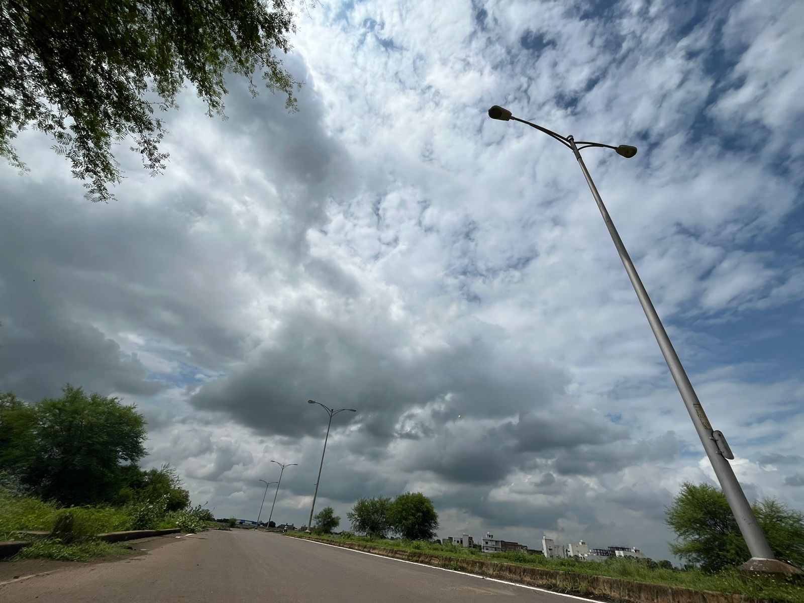 Weather in Odisha: ओडिशा में अगले चार दिनों तक भारी बारिश की चेतावनी, यलो अलर्ट जारी