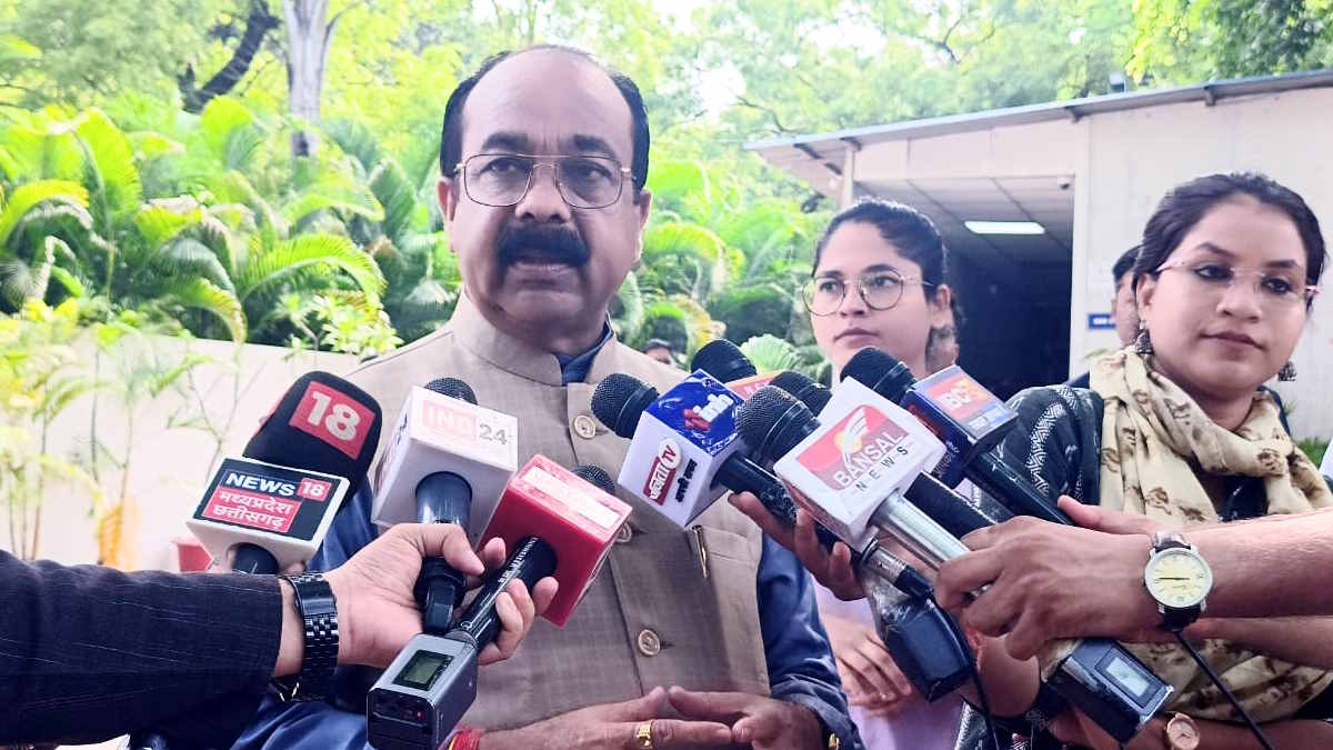 रायपुर गोली कांड : कांग्रेस के आरोप पर उप मुख्यमंत्री अरुण साव का पलटवार, कहा- सात महीनों में अपराध में आई कमी…
