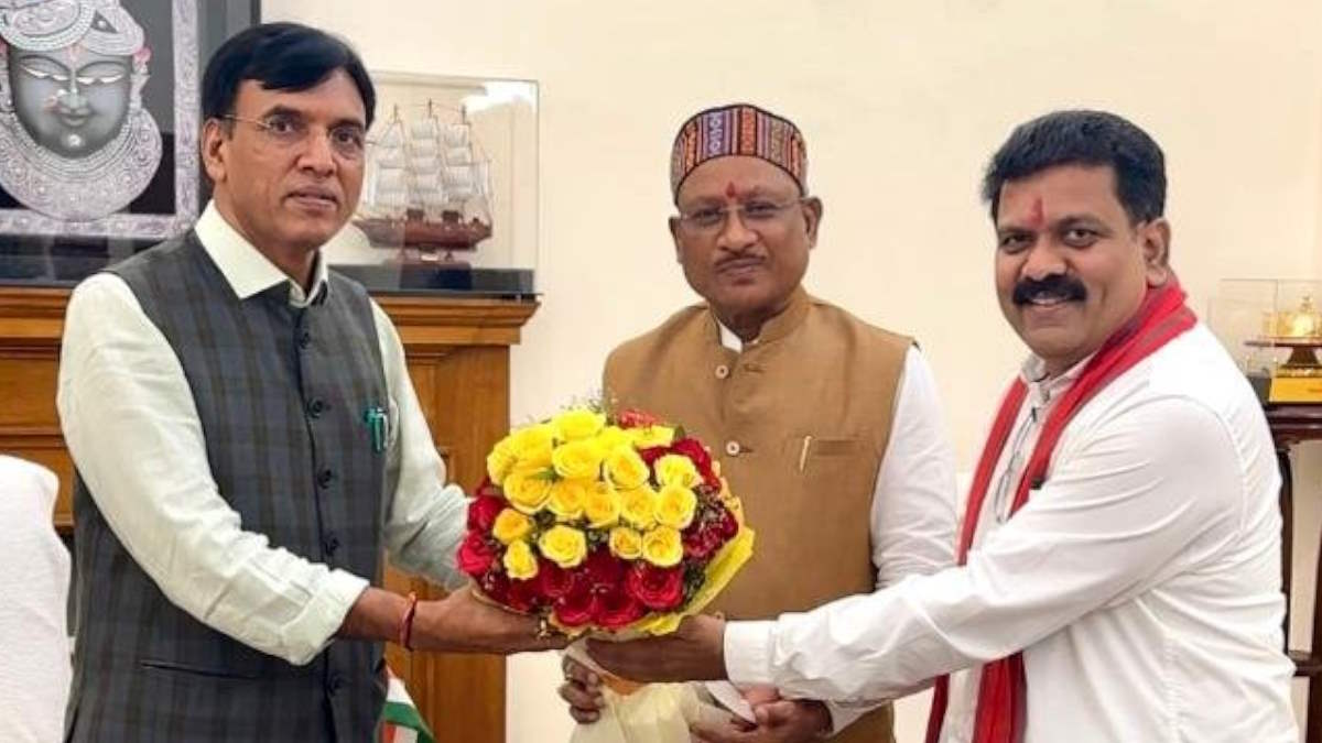मुख्यमंत्री साय और उप मुख्यमंत्री शर्मा दिल्ली दौरे पर, रेल मंत्री वैष्णव और खेल मंत्री मंडाविया से की मुलाकात…