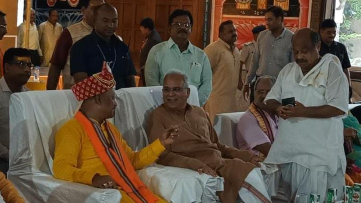 रथ यात्रा के दौरान मुख्यमंत्री साय से पूर्व मुख्यमंत्री बघेल की हुई मुलाकात, संसदीय कार्य मंत्री तत्काल नियुक्त करने की मांग की…