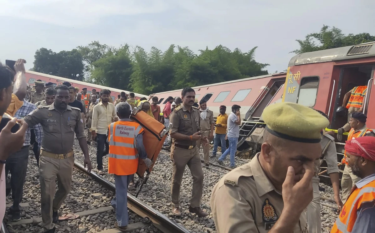 डिब्रूगढ़ एक्सप्रेस हादसा : कई डिब्बे उतरे पटरी से, 4 यात्रियों की मौत, 20-25  घायल