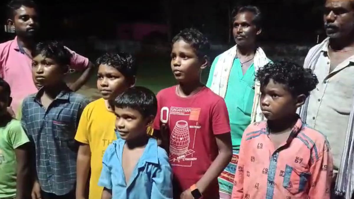 छात्रावास अधीक्षक ने शराब पीकर मचाया हुड़दंग, बच्चों से गाली-गलौच करते हुए रात में छात्रावास से निकाला…