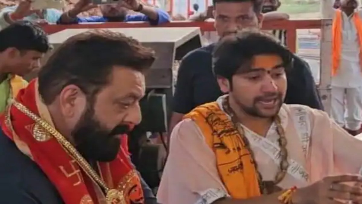 फिल्म अभिनेता संजय दत्त ने बागेश्वर धाम के पंडित धीरेन्द्र शास्त्री को दी बधाईः जन्मदिन पर वीडियो जारी कर दी शुभकामनाएं