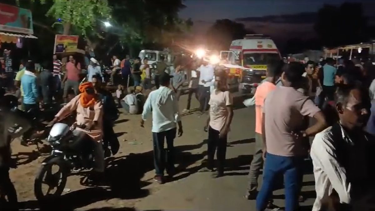 अयोध्या जाने निकला युवक का शव नदी में मिलाः परिजनों ने हत्या का आरोप लगा सड़क पर लाश रख लगाया जाम, 50 लाख सहायता राशि की मांग पर अडे़