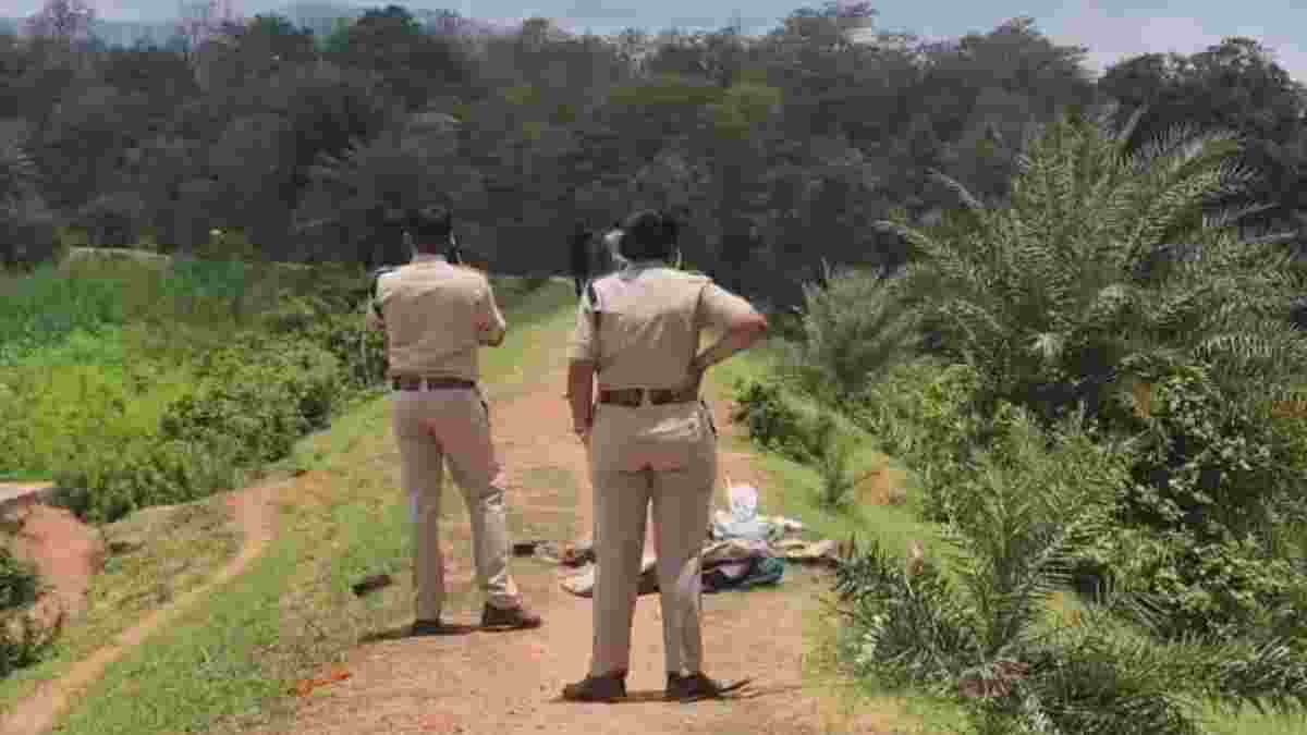 Chhattisgarh : कई टुकड़ों में युवक का मिला शव, इलाके में फैली सनसनी, अब तक नहीं हो पाई शिनाख्ति