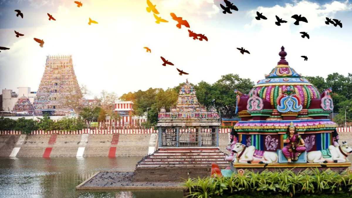 भारत के इन 3 मंदिरों में विदेशी भक्तों की है गहरी आस्था, हर साल आते हैं विदेशी मेहमान…