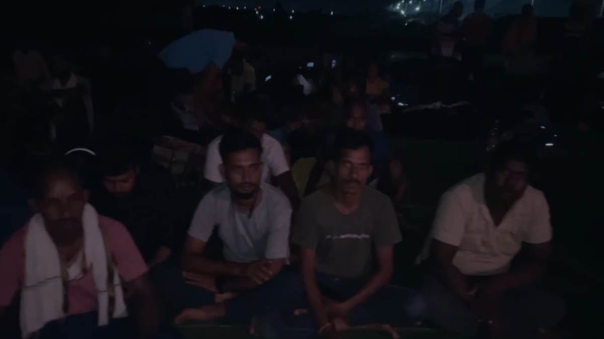 धरना स्थल है या काला पानी, जान जोखिम में डाल कर प्रदर्शन करने पर मजबूर है प्रदर्शनकारी