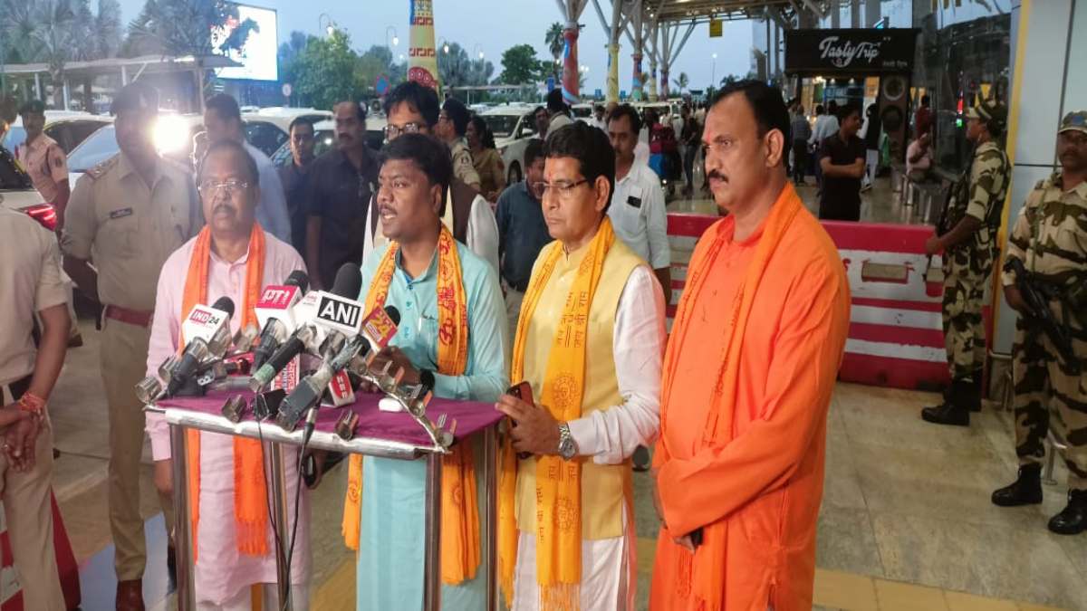 रामलला के दर्शन कर लौटा साय मंत्रिमंडल, Congress के सवाल पर मंत्रियों ने कहा- कांग्रेस ने प्रभु राम के अस्तित्व को ही नकारा, इसके लिए पहले देश से मांगे माफी