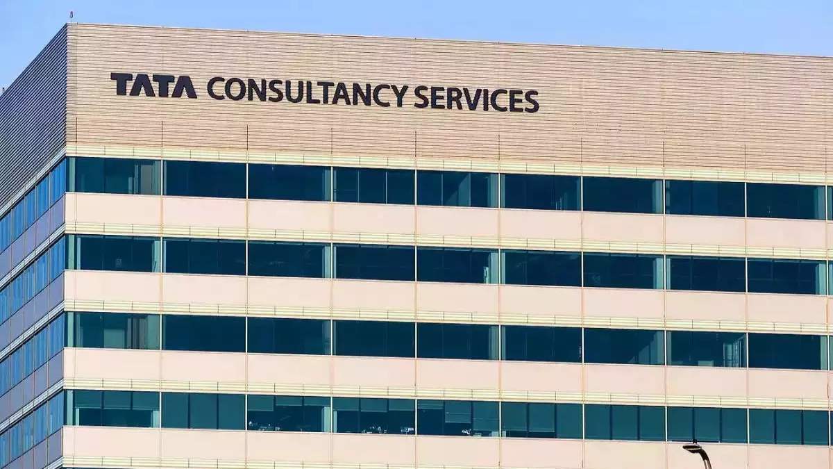 TCS Market Cap Update: टाटा कंसल्टेंसी सर्विसेज का बढ़ा मार्केट कैप, जानिए कितने हजार करोड़ पहुंचा आंकड़ा