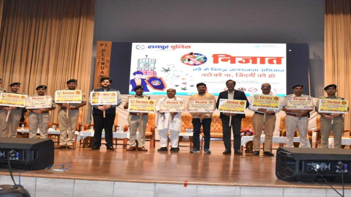 निजात अभियान: नशे विरुद्ध जागरूकता कार्यक्रम में शामिल हुए हजारों बच्चे, विधायक पुरंदर मिश्रा ने नशा न करने की दिलाई शपथ, अनुज शर्मा बोले- दबाव में आकर न करें नशे का सेवन