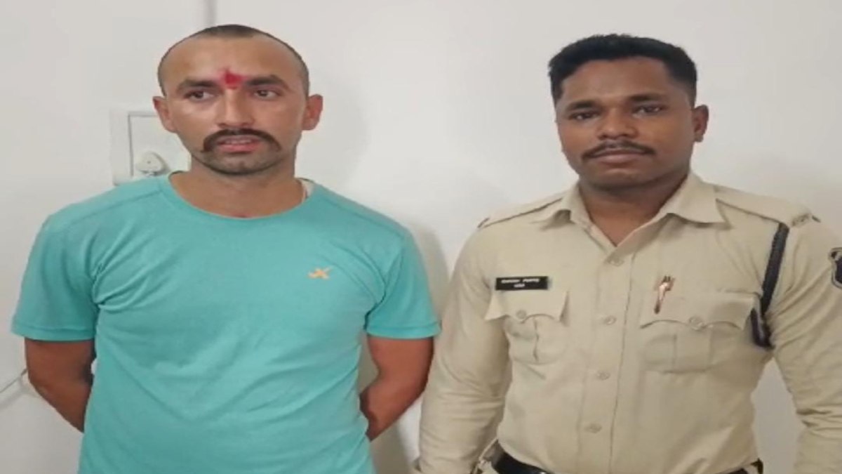 CG CRIME NEWS : शादी का झांसा देकर आरक्षक ने युवती से किया दुष्कर्म, फरार आरोपी गिरफ्तार