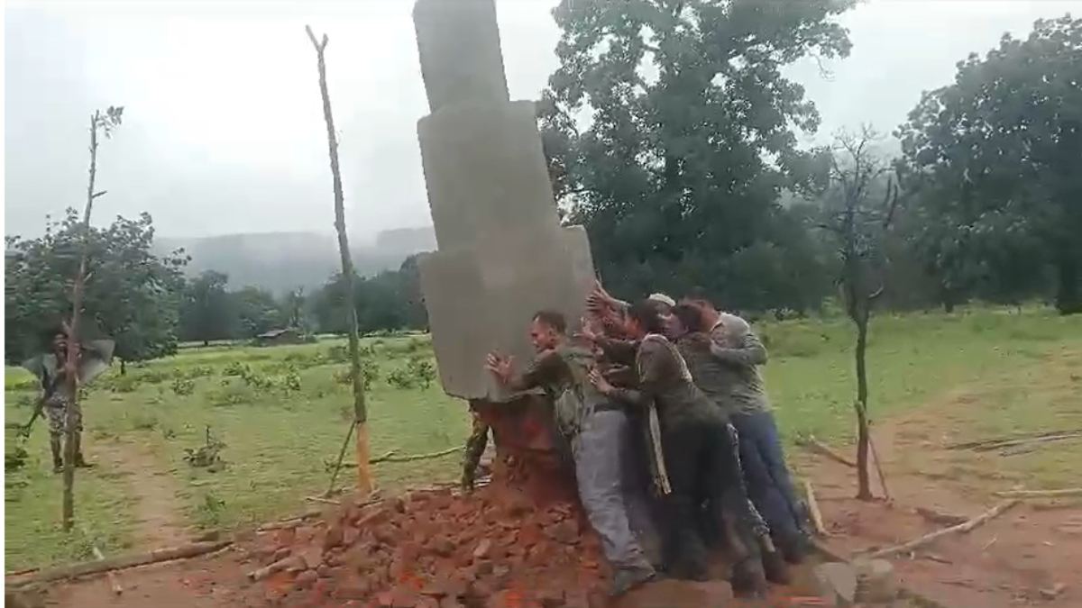 नक्सलियों का शहीद सप्ताह नाकाम, सुरक्षाबलों ने किया माओवादी कंपनी कमांडर के स्मारक को ध्वस्त