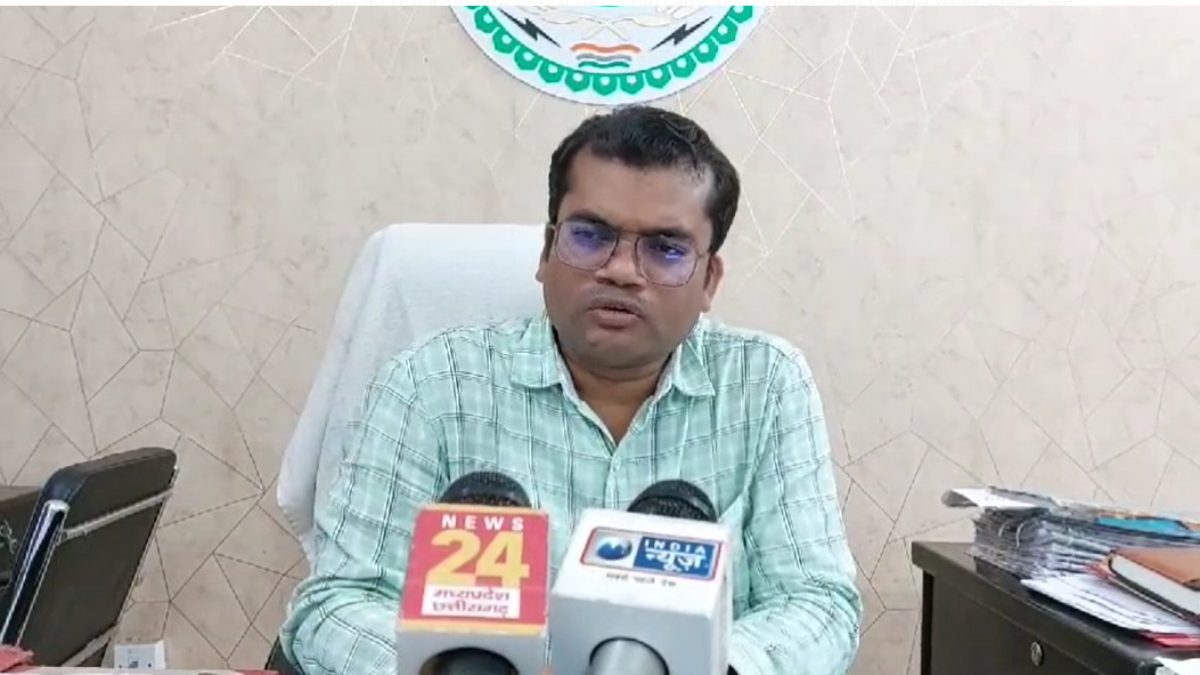 कृषि भूमि में अवैध प्लाटिंग से लगभग 100 एकड़ खेतों में भर रहा बारिश का पानी, एसडीएम ने कार्रवाई के दिए निर्देश