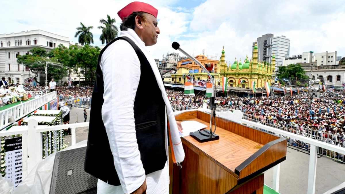 ‘गिरने वाली है दिल्ली की सरकार’, कोलकाता में TMC की रैली में बोले अखिलेश यादव