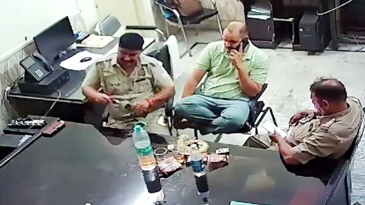 112 के ऑफिस में जमकर चली शराब पार्टी, Video वायरल होने के बाद 3 पुलिसकर्मी सस्पेंड