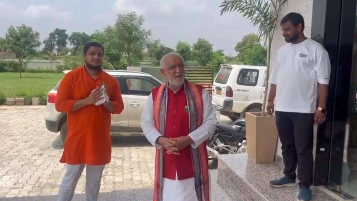 ओरछा पहुंचे पूर्व केंद्रीय मंत्री: अश्विनी चौबे ने समर्थकों के साथ राम राजा सरकार के दरबार में टेका मत्था, राहुल गांधी को लेकर दिया बड़ा बयान