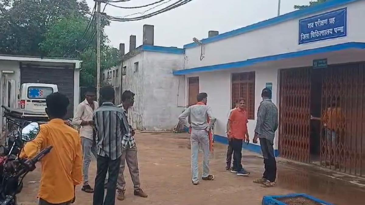 बुझा गया घर का इकलौता चिराग: बाइक ने साइकिल को मारी टक्कर, शिक्षक के बेटे की मौत