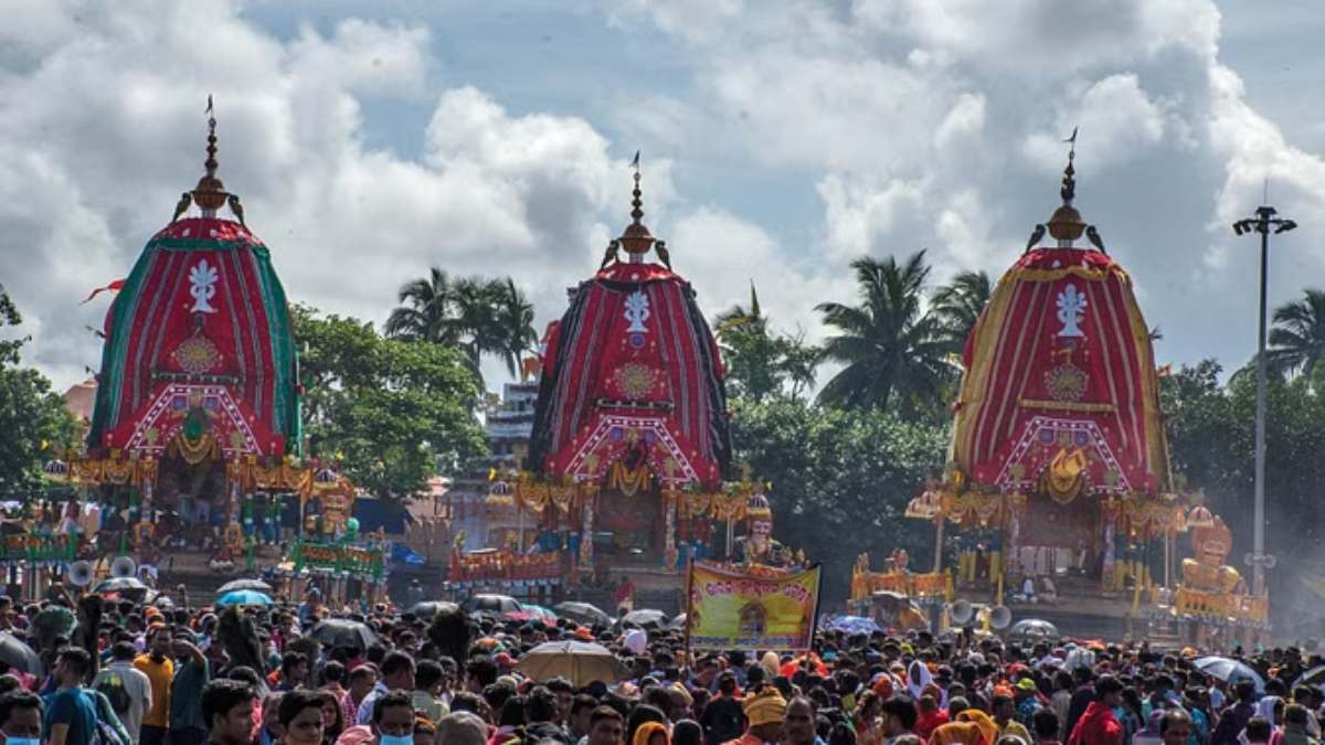 Rath Yatra Puri: पुरी में भगवान जगन्नाथ, बलभद्र और सुभद्रा रथों में हुए सवार, राष्ट्रपति मुर्मु रथयात्रा में हुई शामिल