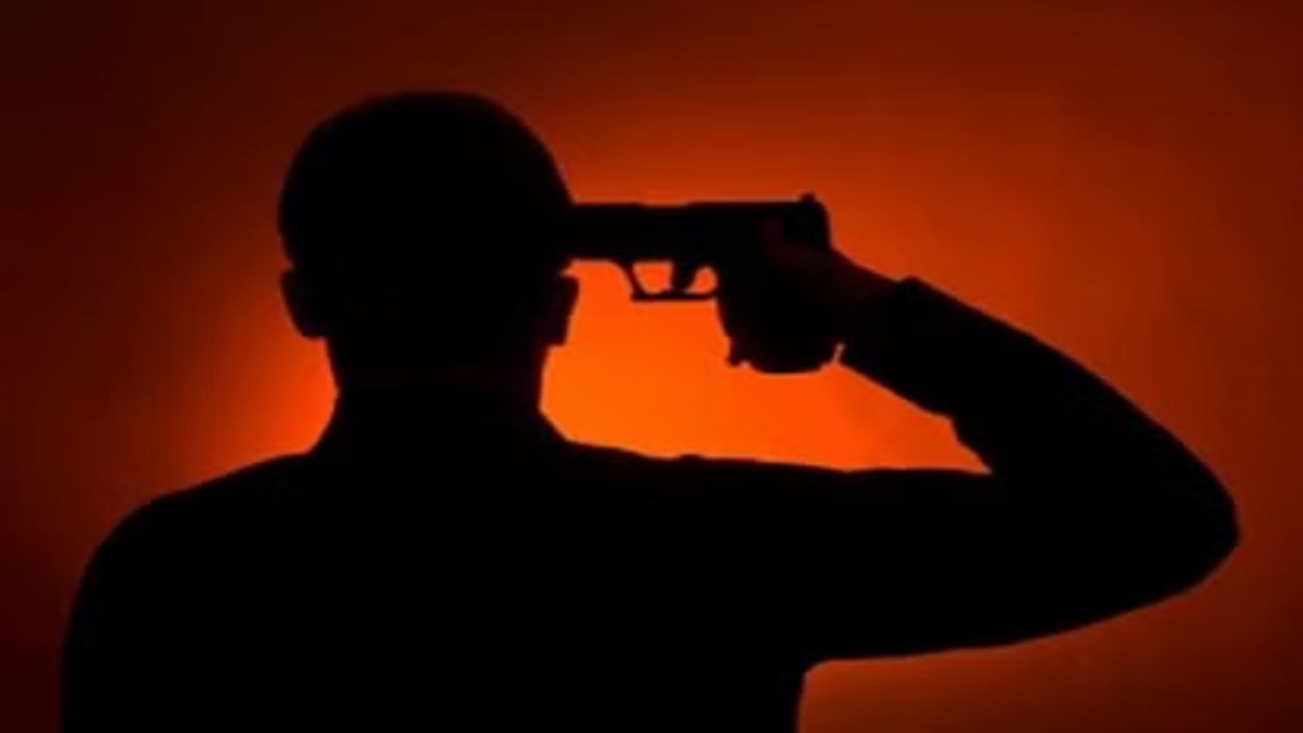प्रेमी ने खुद को तमंचे से उड़ाया: मौत से पहले बनाया वीडियो, प्रेमिका और उसके परिवार को बताया जिम्मेदार