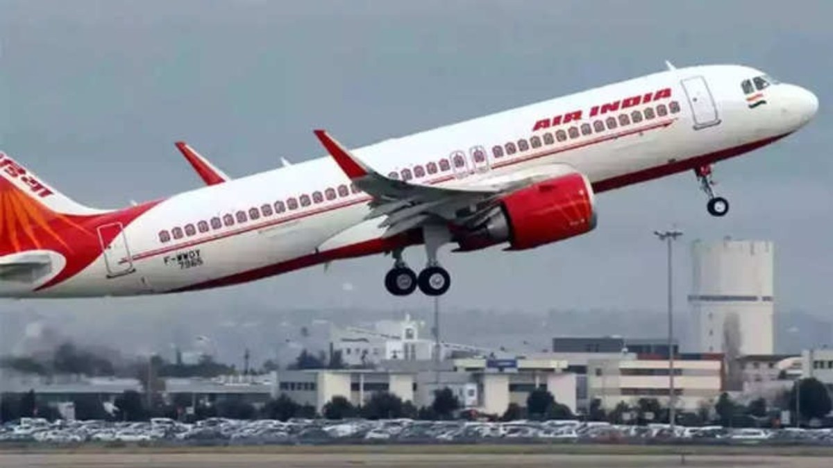 Air India Vistara News: एयर इंडिया ने 300 कर्मचारियों को नौकरी से निकाला, कॉन्ट्रैक्ट रिन्यूअल को लेकर संकट!