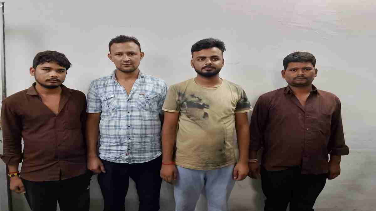 लल्लूराम की खबर का असर : RPF स्टॉफ के बाद अब वेंडरों के स्टॉल हुए सील