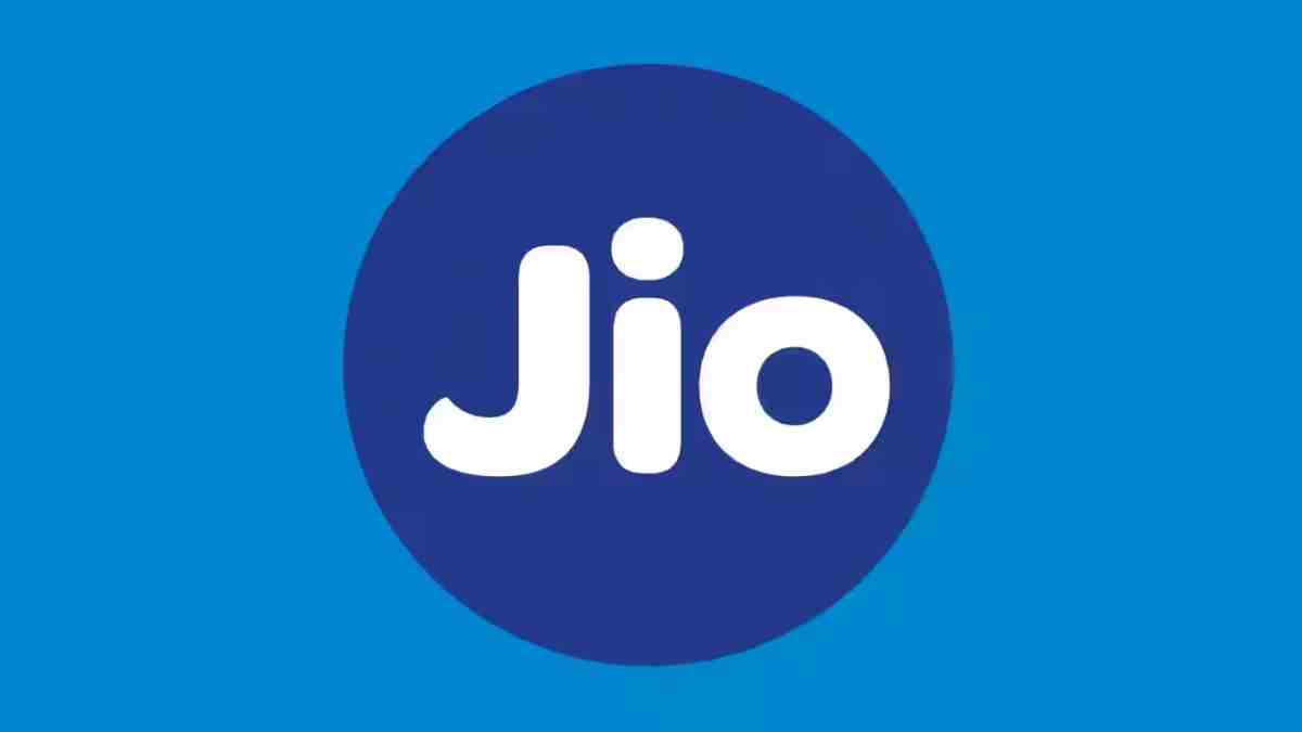 Jio Financial Share : जियो फाइनेंशियल ने मचाई धूम, एक साल में 50 प्रतिशत उछले शेयर, जानिए कौन सा रिकॉर्ड बनाएगी कंपनी ?