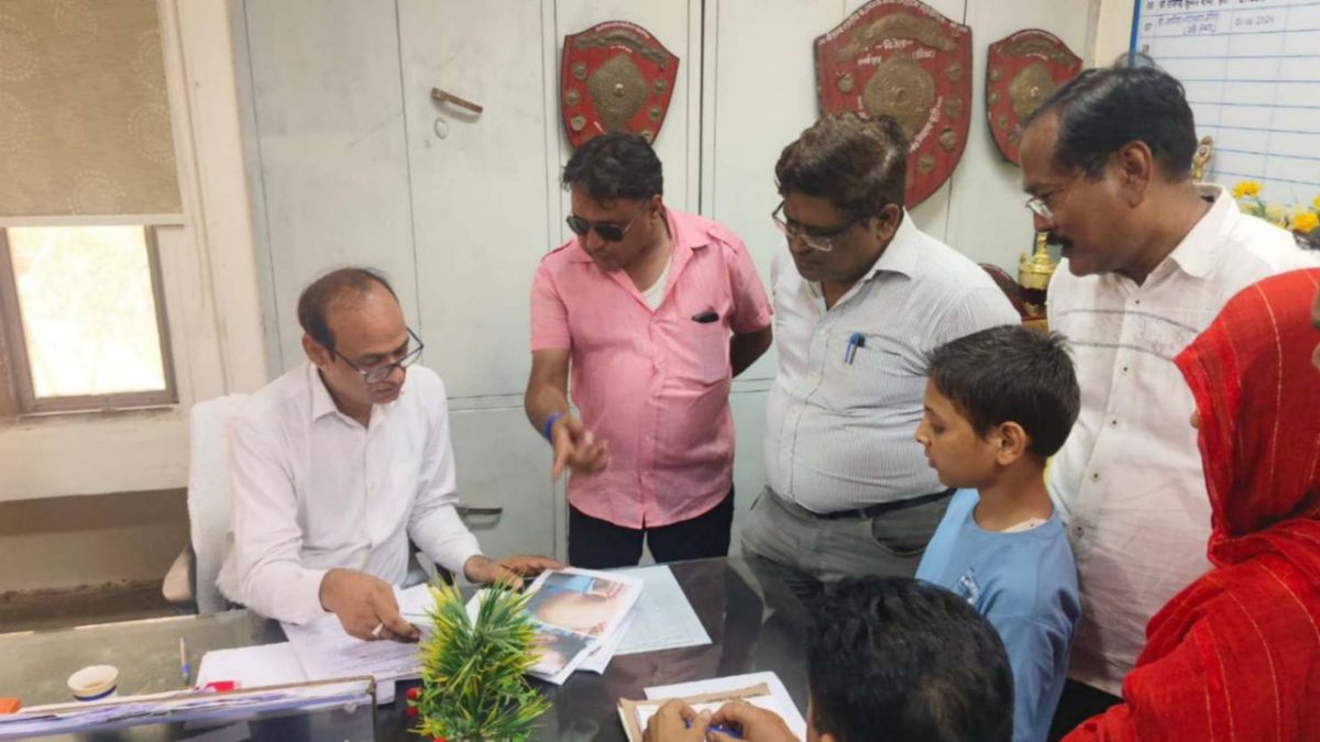 स्कूलों में छात्रों की पिटाई करने का मामला पहुंचा बाल आयोग और शिक्षा विभाग, DEO ने दिए जांच के आदेश