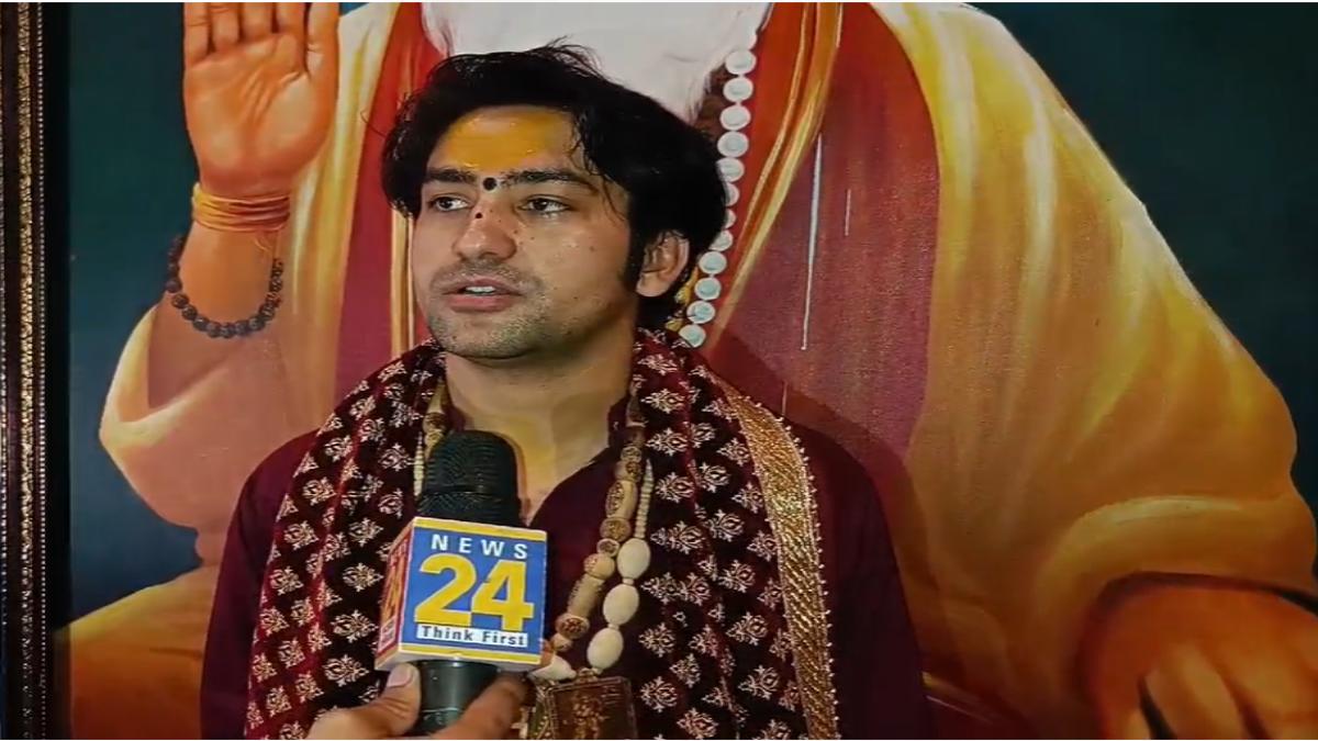 पं धीरेंद्र कृष्ण शास्त्री की अपील का हुआ असरः उनके जन्मदिन पर 40 फीसदी कम लोग बागेश्वर धाम पहुंचे, काशी-मथुरा को लेकर कही यह बात