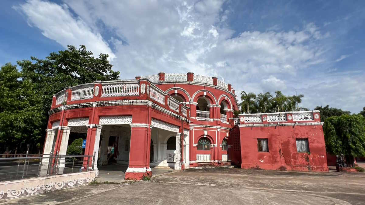 इंदिरा कला संगीत विश्वविद्यालय की दशा सुधारने की कवायद, कुलपति के बाद अब कुलसचिव कार्य मुक्त