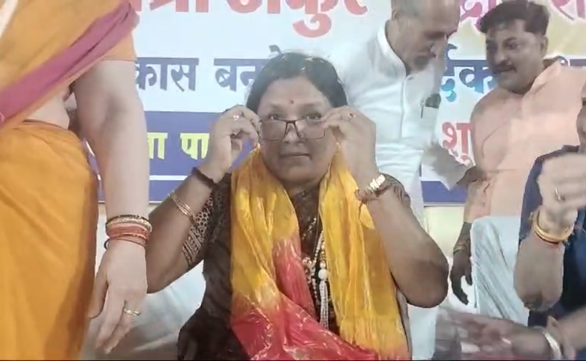 केंद्रीय मंत्री के खिलाफ कोर्ट पहुंचे पूर्व कांग्रेस प्रत्याशी, जानकारियां छिपाने का लगाया आरोप, सावित्री ठाकुर बोलीं- मेरे 2 बच्चे हैं तो 12 की जानकारी कैसे दूंगी