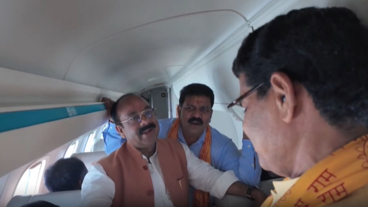 …जब फ्लाइट में डिप्टी सीएम और मंत्री ने गुनगुनाया ‘प्यार का नगमा’, आसमान पर गूंजा गीत, देखिए वीडियो