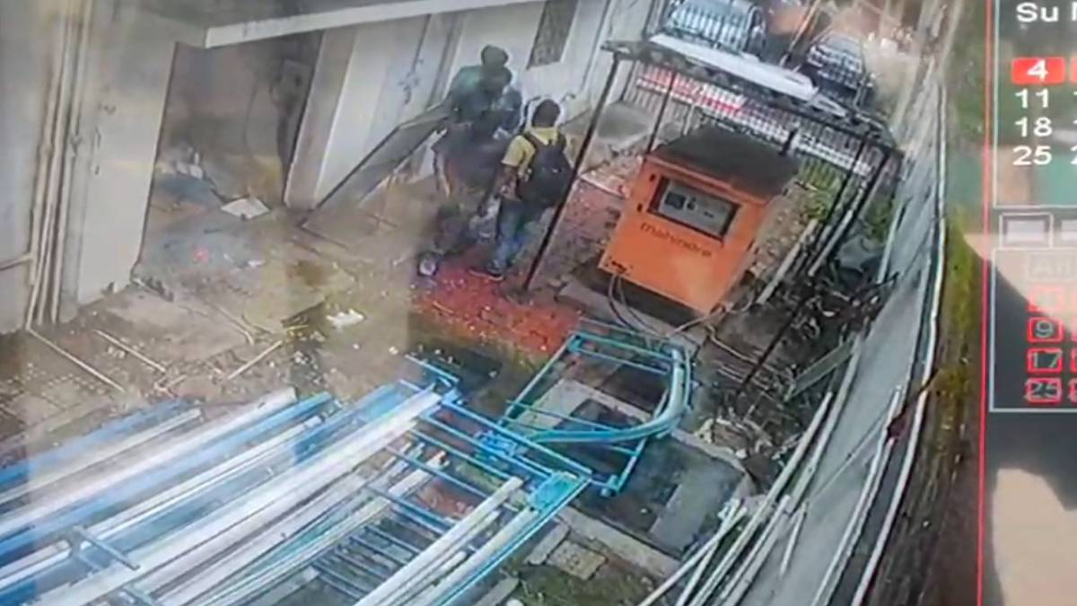 ब्लैकमेल कर पेट्रोल पंप कर्मचारी से वसूली: पैसा लेते CCTV में कैद फर्जी पत्रकार, थाने पहुंचा मामला