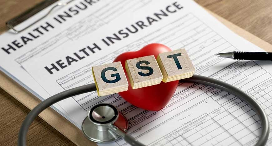 GST Council Meeting: हेल्थ इंश्योरेंस से हट सकता है GST