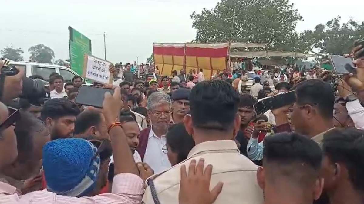 CG NEWS: स्पंज फैक्ट्री के विरोध में सड़क पर उतरे ग्रामीण, जिला प्रशासन में मचा हड़कंप