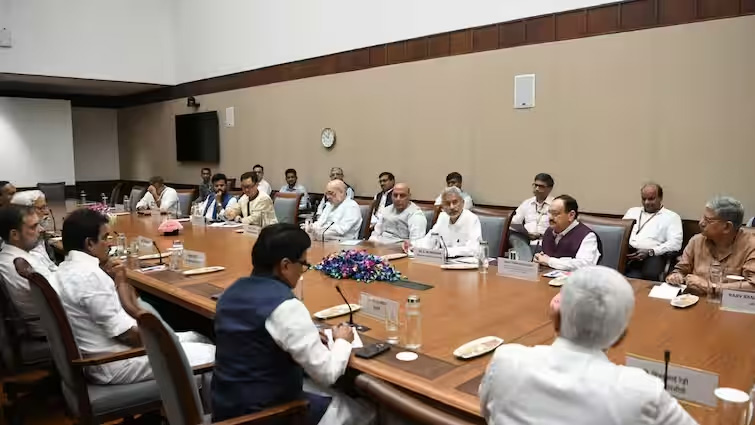 भारत सरकार ने सर्वदलीय बैठक में बताया बांग्लादेश की स्थिति पर कड़ी निगरानी रख रहे