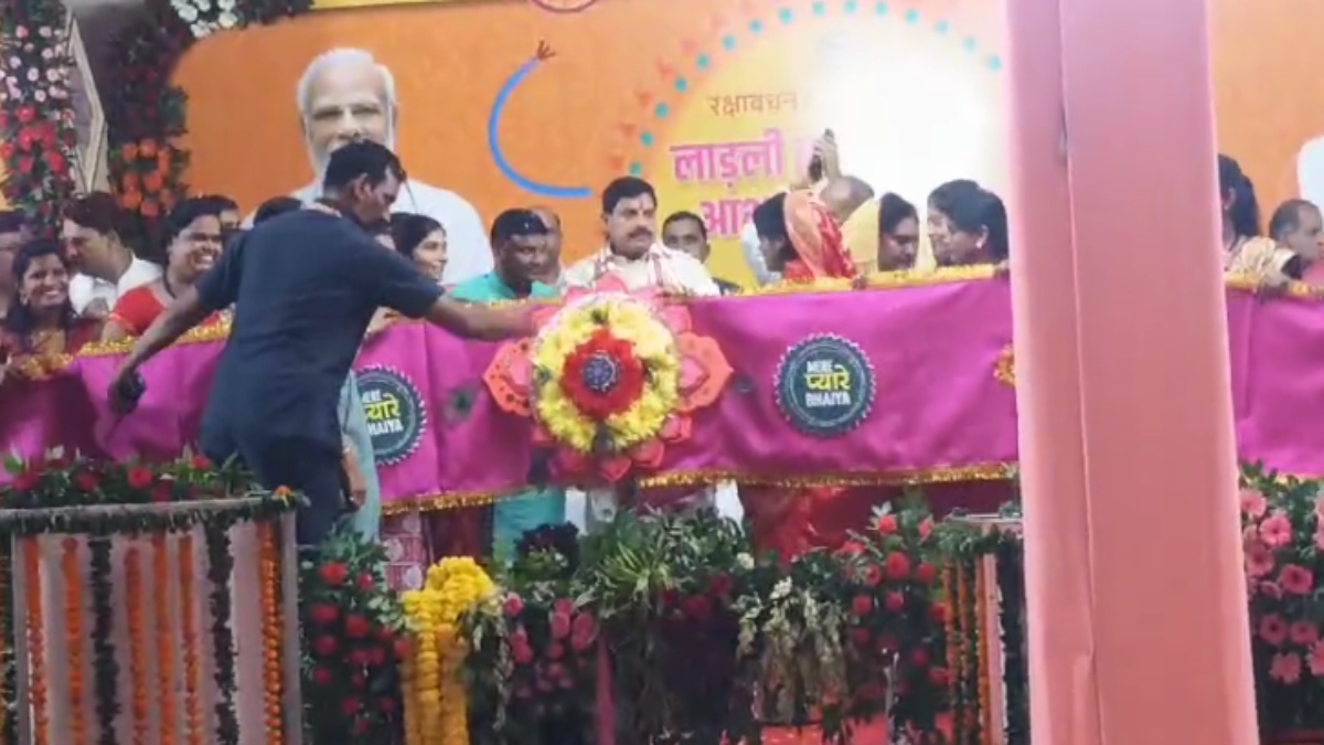 बालाघाट में CM मोहन को बहनों ने बांधी 51 फीट की राखी, लाड़ली बहना आभार कार्यक्रम में हुए शामिल, नारी सशक्तिकरण को लेकर कही ये बात 
