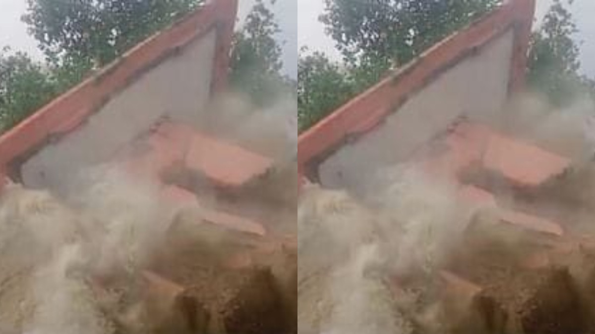 देखते ही देखते सरयू की धारा में समा गया का मंदिर, ग्रामीणों की आस्था का था केंद्र