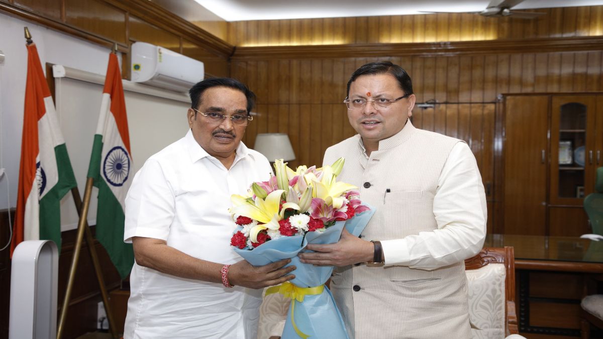 CM Dhami Met Minister CR Patil: सीएम धामी ने केंद्रीय जल शक्ति मंत्री से की मुलाकात, लंबित हाइड्रो परियोजनाओं पर की चर्चा