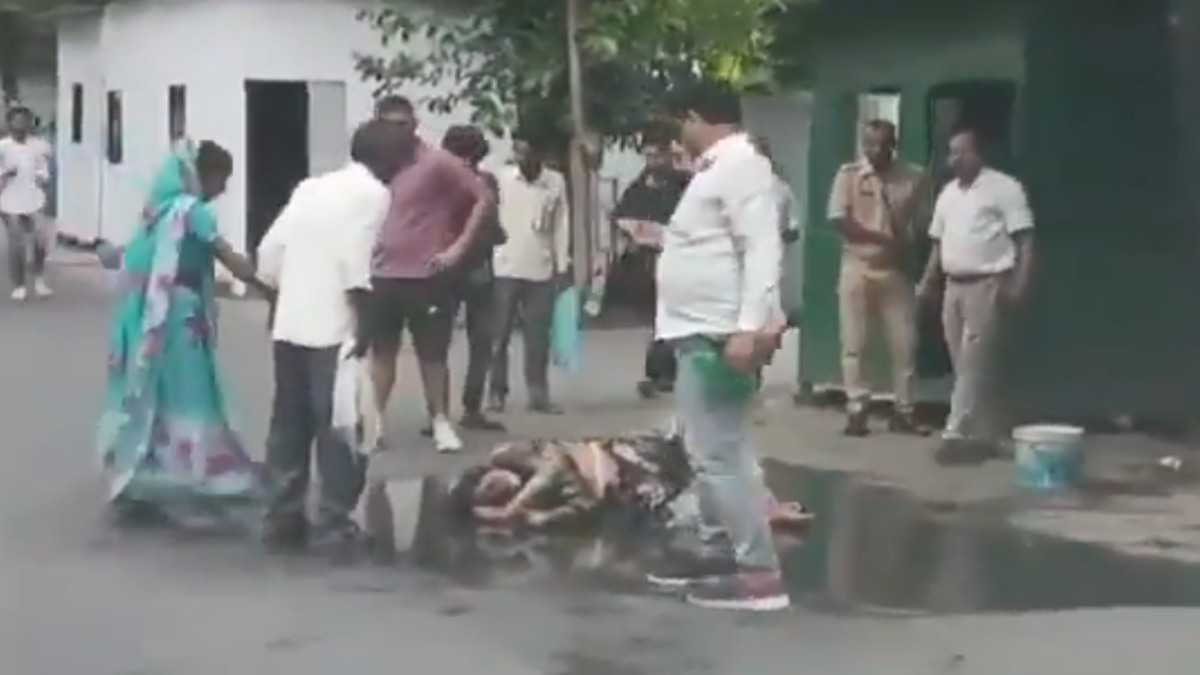 CM हाउस के सामने महिला ने खुद को लगाई आग! सपा ने किया दावा, कहा- UP में गरीबों की कोई सुनवाई नहीं होती