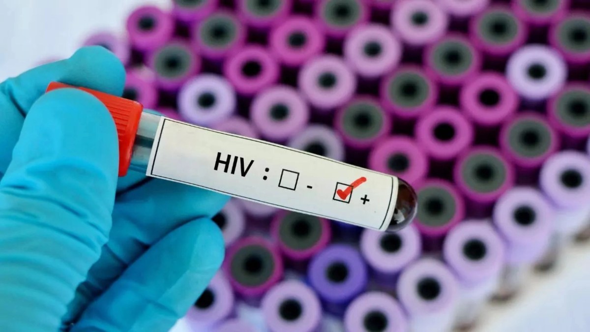गर्भवती महिला को बताया HIV पॉजिटिव, इलाज के नाम पर वसूल लिए मोटी रकम, फर्जीवाड़े का हुआ खुलासा तो हुई ये कार्रवाई