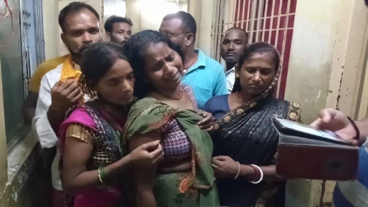 9 कांवड़ियों की मौत: 11 हजार वोल्ट के तार से सटा DJ सिस्टम, 15 सेकंड तक तार से चिपके रहे कांवड़िये, देखें हादसे की दिल दहला देने वाली तस्वीरें- Hajipur Kanwar Yatra