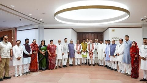 प्रधानमंत्री मोदी ने संसद में ओडिशा के सभी सांसदों से मुलाकात कर क्षेत्रीय मुद्दों पर चर्चा की