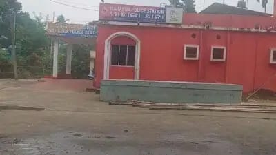 ओडिशा में महिला ने पुलिस स्टेशन के सामने खुद को लगाई आग