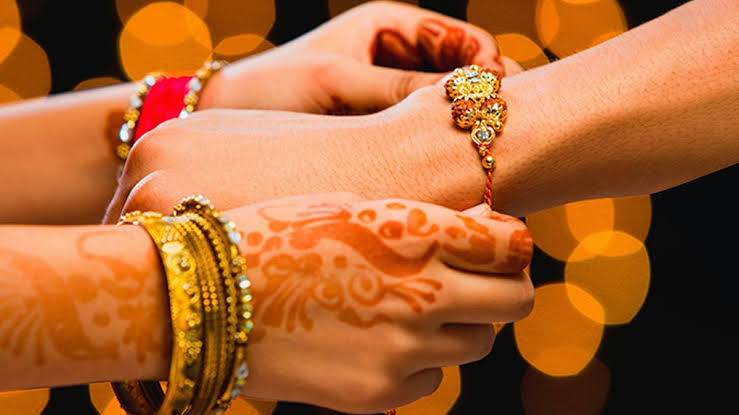 Raksha bandhan 2024 : रक्षाबंधन पर राखी बांधने से जुड़े ये हैं जरूरी नियम, यहां जाने क्या करें और क्या नहीं …