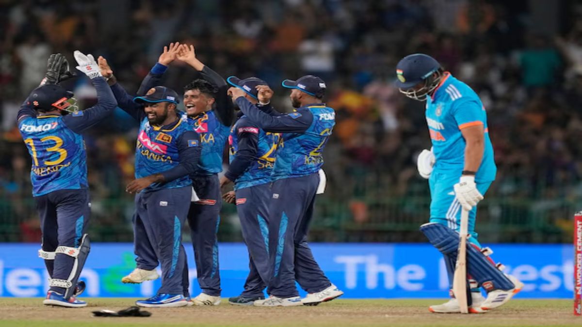 IND vs SL 2nd ODI: लगातार दूसरे मैच में सिमटी रोहित ब्रिगेड, श्रीलंका ने 32 रन से हराया, वेंदेरसे ने चटकाए 6 विकेट